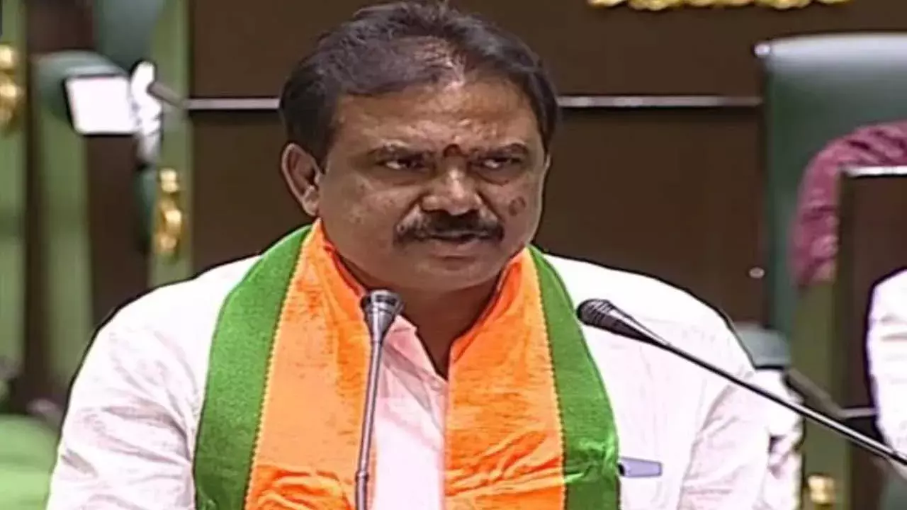 TG : తెలంగాణ తల్లి రూపంలో బతుకమ్మ ఉండాలి.. బీజేపీ ఎమ్మెల్యే హాట్ కామెంట్ TG : తెలంగాణ తల్లి రూపంలో బతుకమ్మ ఉండాలి.. బీజేపీ ఎమ్మెల్యే హాట్ కామెంట్