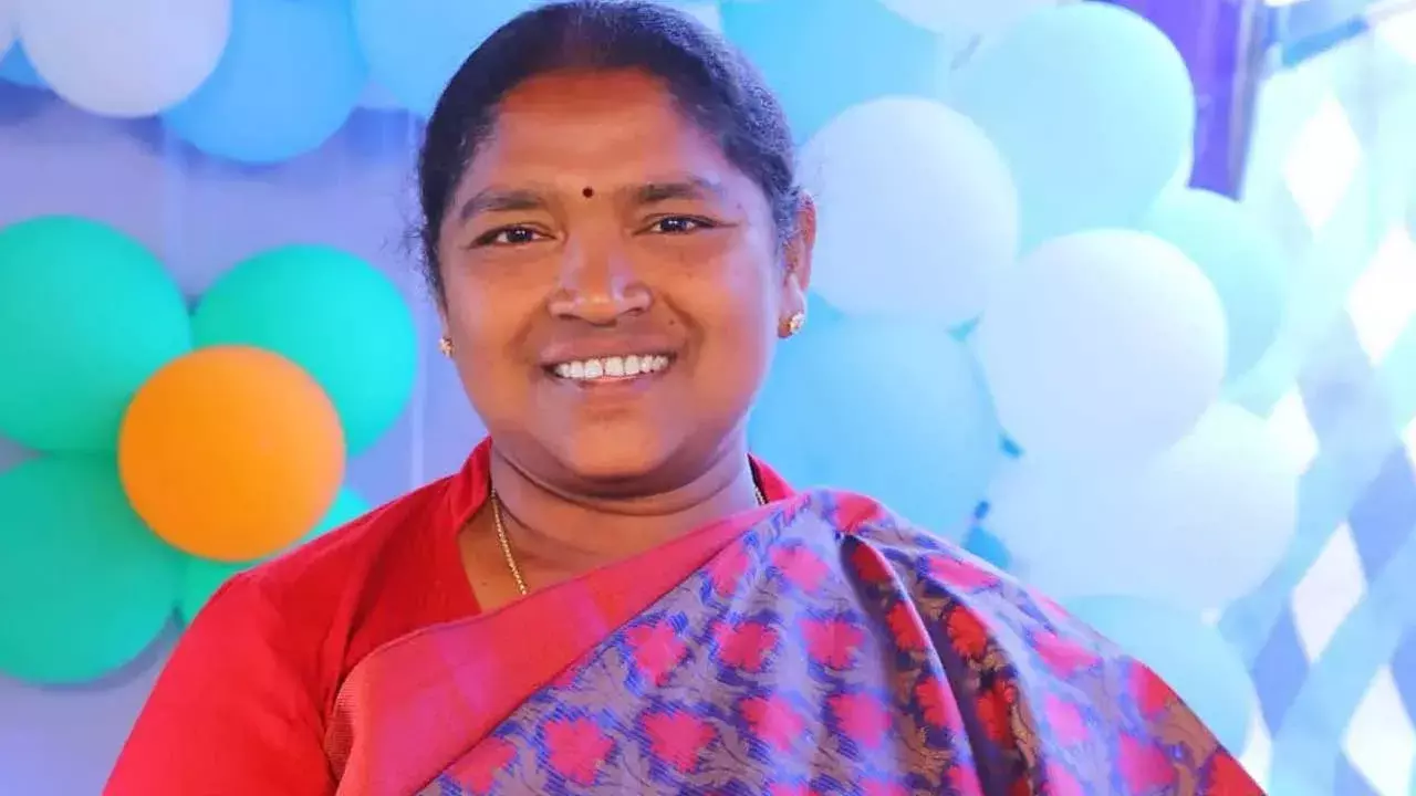 Minister Seethakka : మంత్రి సీతక్కపై స్పెషల్ సాంగ్ Minister Seethakka : మంత్రి సీతక్కపై స్పెషల్ సాంగ్