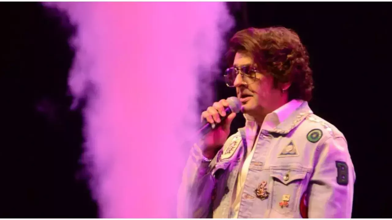 Sonu Nigam : స్టార్ సింగర్ ను అవమానించిన సి.ఎమ్ Sonu Nigam : స్టార్ సింగర్ ను అవమానించిన సి.ఎమ్