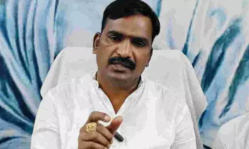TG : కేటీఆర్, హరీశ్ నాలుక కోస్తాం.. ప్రభుత్వ విప్ ఐలయ్య ఫైర్ TG : కేటీఆర్, హరీశ్ నాలుక కోస్తాం.. ప్రభుత్వ విప్ ఐలయ్య ఫైర్