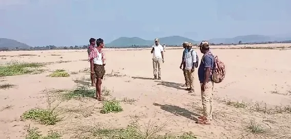 Mulugu District: ములుగు జిల్లాలో పెద్ద పులి సంచారం.. Mulugu District: ములుగు జిల్లాలో పెద్ద పులి సంచారం..