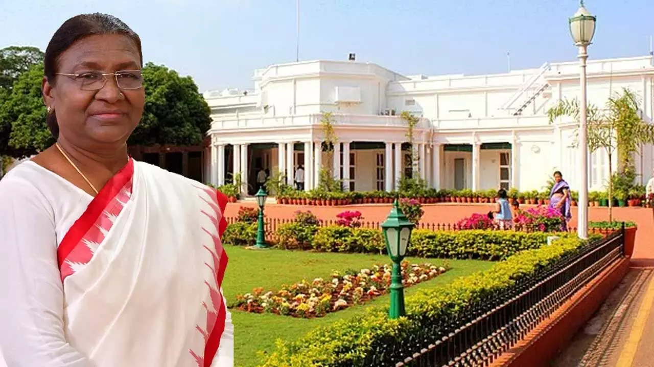Telangana : రాష్ట్రపతి పర్యటనకు ప్రెసిడెన్సీ భవన్ ముస్తాబు Telangana : రాష్ట్రపతి పర్యటనకు ప్రెసిడెన్సీ భవన్ ముస్తాబు