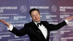 Elon Musk: 400 బిలియన్ డాలర్ల క్లబ్లోకి చేరిన తొలి శ్రీమంతుడు ఎలాన్ మస్క్ Elon Musk: 400 బిలియన్ డాలర్ల క్లబ్లోకి చేరిన తొలి శ్రీమంతుడు ఎలాన్ మస్క్