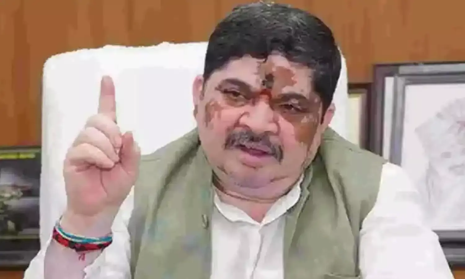 Minister Ponnam : జర్నలిస్టుపై మోహన్ బాబు దాడి సరికాదు : మంత్రి పొన్నం Minister Ponnam : జర్నలిస్టుపై మోహన్ బాబు దాడి సరికాదు : మంత్రి పొన్నం
