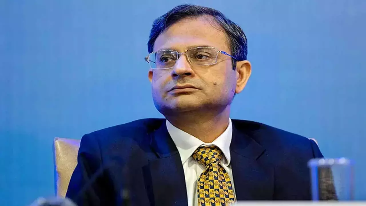 RBI Governor : ఆర్బీఐ గవర్నర్గా సంజయ్ మల్హోత్రా బాధ్యతలు RBI Governor : ఆర్బీఐ గవర్నర్గా సంజయ్ మల్హోత్రా బాధ్యతలు