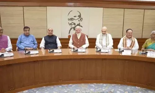 ఒక దేశం-ఒకే ఎన్నికల బిల్లుకు మోడీ మంత్రివర్గం ఆమోదం.. త్వరలో పార్లమెంట్లో ప్రవేశపెట్టే అవకాశం ఒక దేశం-ఒకే ఎన్నికల బిల్లుకు మోడీ మంత్రివర్గం ఆమోదం.. త్వరలో పార్లమెంట్లో ప్రవేశపెట్టే అవకాశం