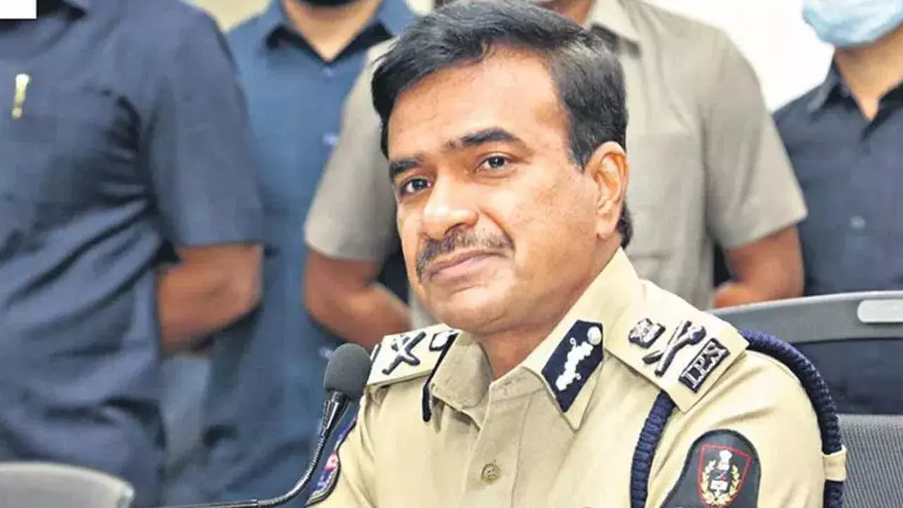 Hyderabad : నూతన సంవత్సర వేడుకలకు గైడ్ లైన్స్ జారీ Hyderabad : నూతన సంవత్సర వేడుకలకు గైడ్ లైన్స్ జారీ