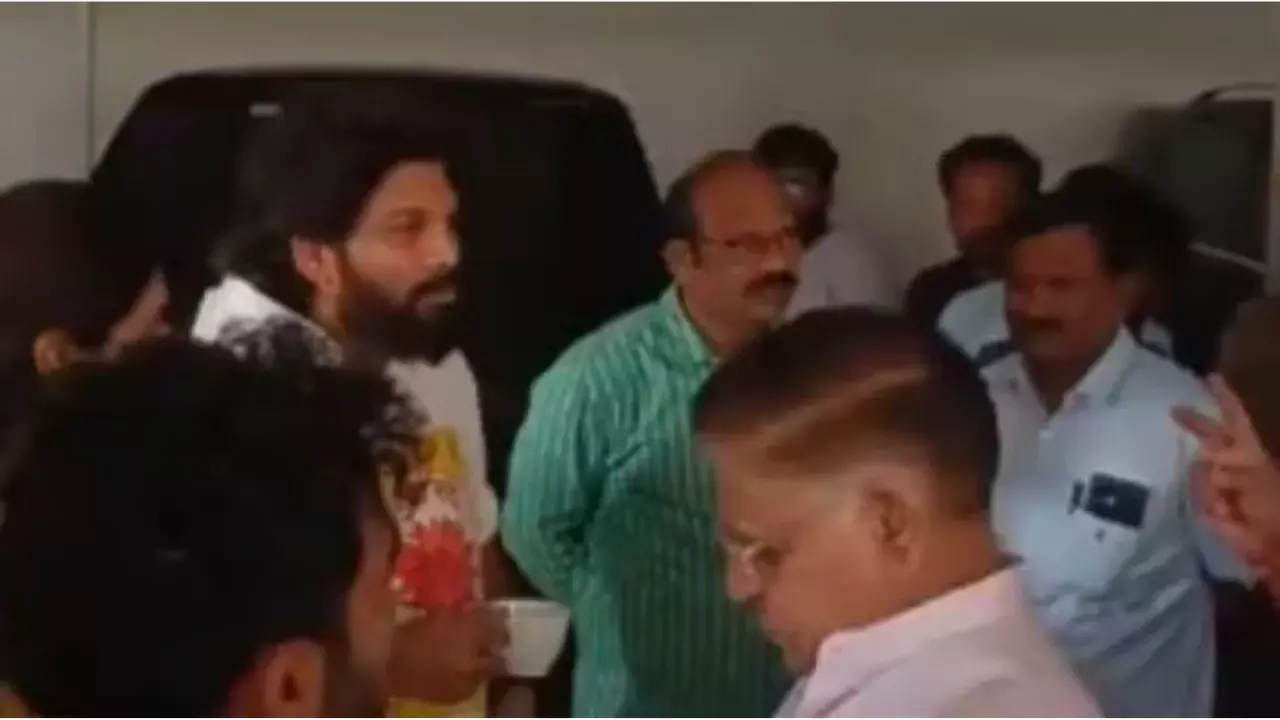 Allu Arjun :  అల్లు అర్జున్ ను అరెస్ట్ చేసిన పోలీస్ లు