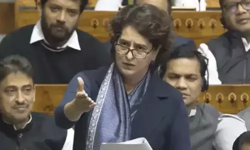 ఎంపీ ప్రియాంకా గాంధీ తొలి పార్లమెంట్ ప్రసంగం వివాదాస్పదం.. తీవ్ర ట్రోలింగ్.. ఎంపీ ప్రియాంకా గాంధీ తొలి పార్లమెంట్ ప్రసంగం వివాదాస్పదం.. తీవ్ర ట్రోలింగ్..
