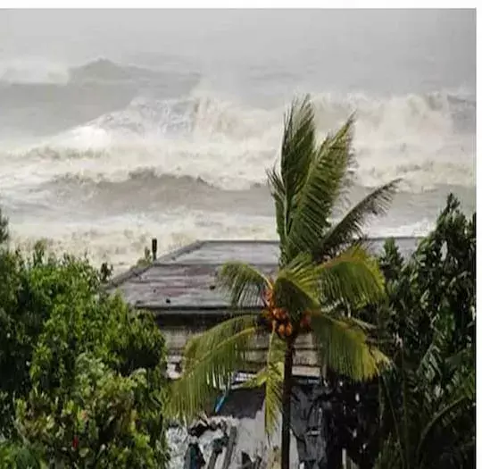 RAINS: బంగాళాఖాతంలో మరో అల్పపీడనం RAINS: బంగాళాఖాతంలో మరో అల్పపీడనం