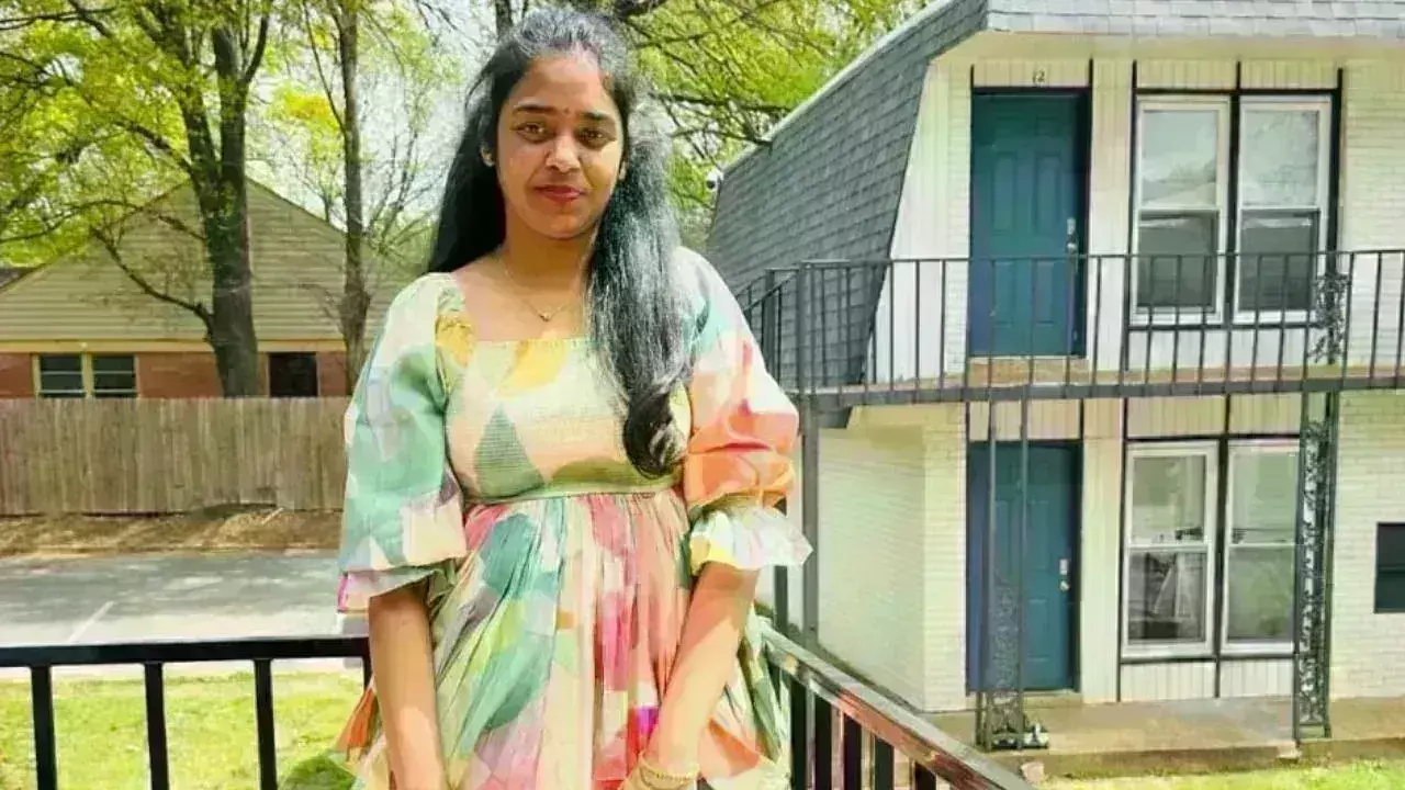 Road Accident: అమెరికా  రోడ్డు ప్రమాదంలో తెనాలి యువతి దుర్మరణం Road Accident: అమెరికా  రోడ్డు ప్రమాదంలో తెనాలి యువతి దుర్మరణం