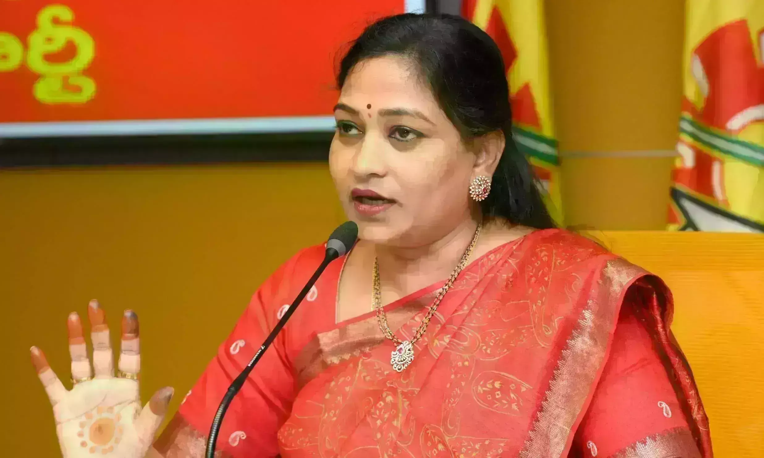 Vangalapudi Anitha: పిల్లలపై తల్లిదండ్రుల నిఘా ఎప్పుడు ఉండాలి  హోంమంత్రి Vangalapudi Anitha: పిల్లలపై తల్లిదండ్రుల నిఘా ఎప్పుడు ఉండాలి  హోంమంత్రి