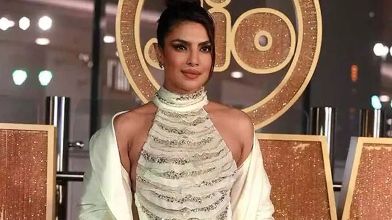 Priyanka Chopra : వచ్చే ఏడాది వస్తున్నా : ప్రియాంక చోప్రా బాలీవుడ్ రీ ఎంట్రీ Priyanka Chopra : వచ్చే ఏడాది వస్తున్నా : ప్రియాంక చోప్రా బాలీవుడ్ రీ ఎంట్రీ
