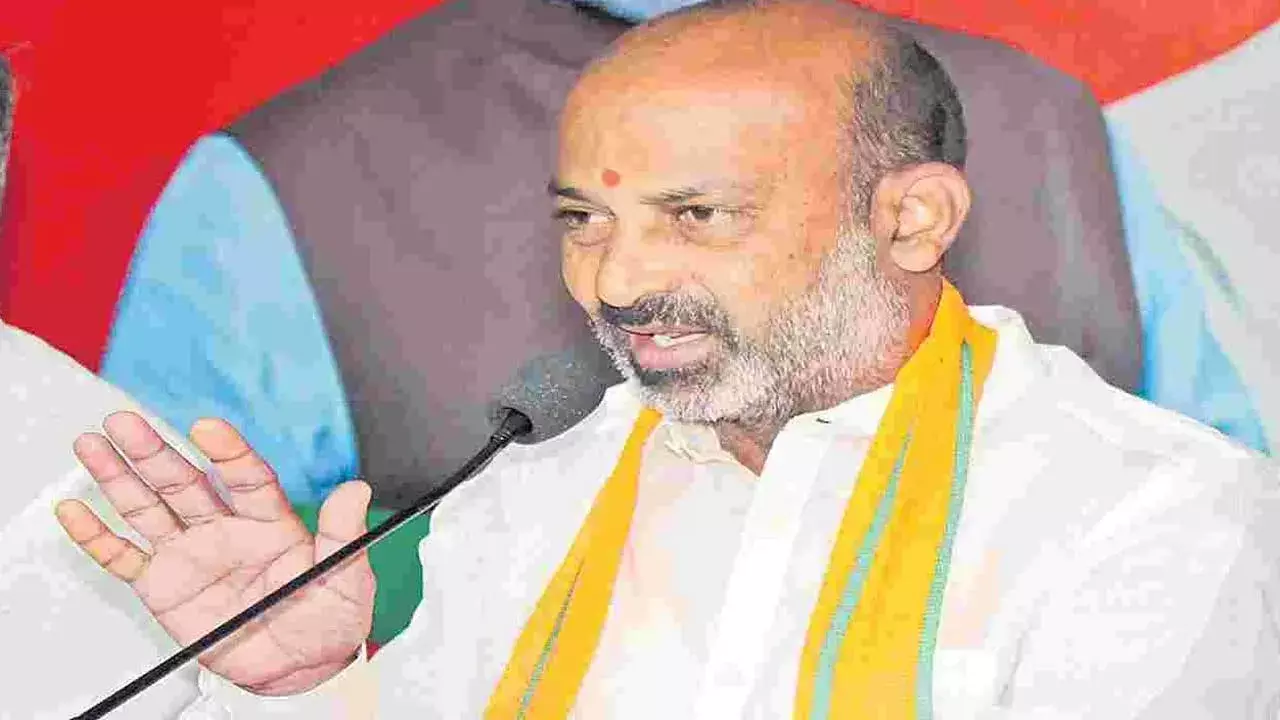 Bandi Sanjay : పార్టీ అధ్యక్ష రేసులో లేను.. బండి సంజయ్ క్లారిటీ Bandi Sanjay : పార్టీ అధ్యక్ష రేసులో లేను.. బండి సంజయ్ క్లారిటీ