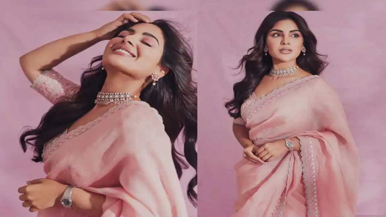 Samyuktha Menon : గులాబీ రంగు పట్టుచీరలో సంయుక్త మీనన్ Samyuktha Menon : గులాబీ రంగు పట్టుచీరలో సంయుక్త మీనన్