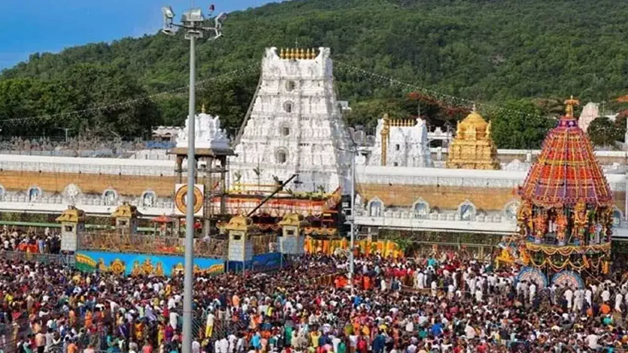 TTD : తిరుమలలో కొనసాగుతున్న భక్తుల రద్దీ TTD : తిరుమలలో కొనసాగుతున్న భక్తుల రద్దీ
