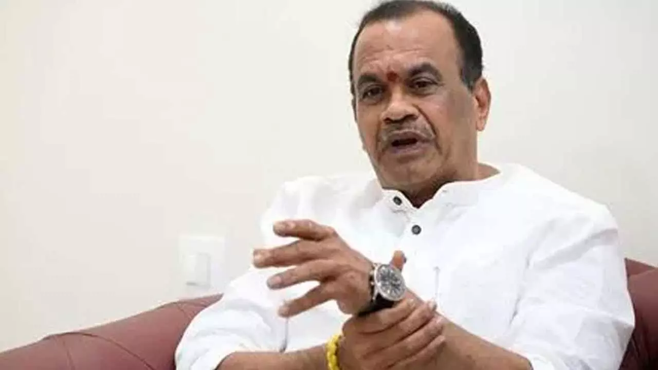 Minister Komatireddy : నాలుగేండ్లలో ఆర్ఆర్ఆర్ పూర్తి : మంత్రి కోమటిరెడ్డి Minister Komatireddy : నాలుగేండ్లలో ఆర్ఆర్ఆర్ పూర్తి : మంత్రి కోమటిరెడ్డి
