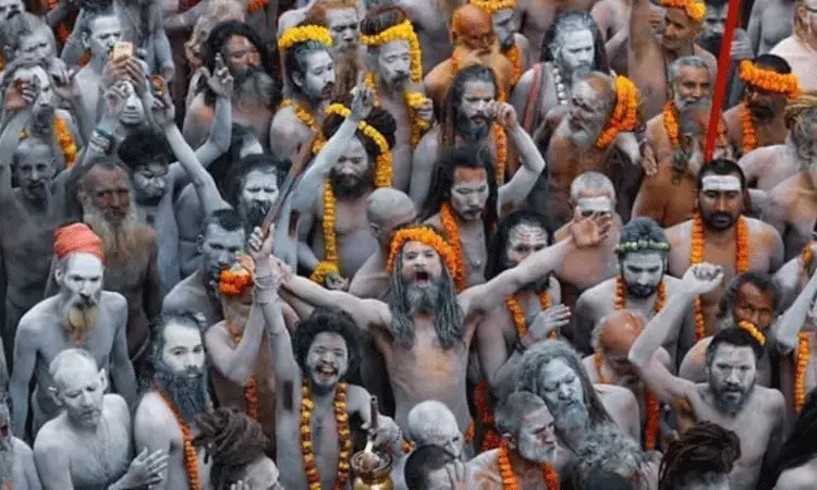 Mahakumbha Mela 2025: నాగ సాధువులు ఎవరు, వారి జీవన విధానం ఎలా ఉంటుంది.. Mahakumbha Mela 2025: నాగ సాధువులు ఎవరు, వారి జీవన విధానం ఎలా ఉంటుంది..