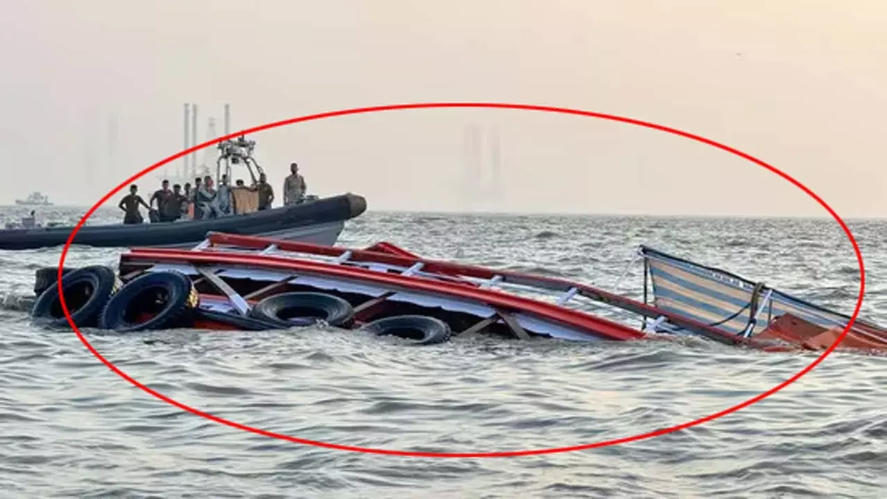 Mumbai Ferry boat: ముంబయి తీరంలో ఘోర ప్రమాదం Mumbai Ferry boat: ముంబయి తీరంలో ఘోర ప్రమాదం