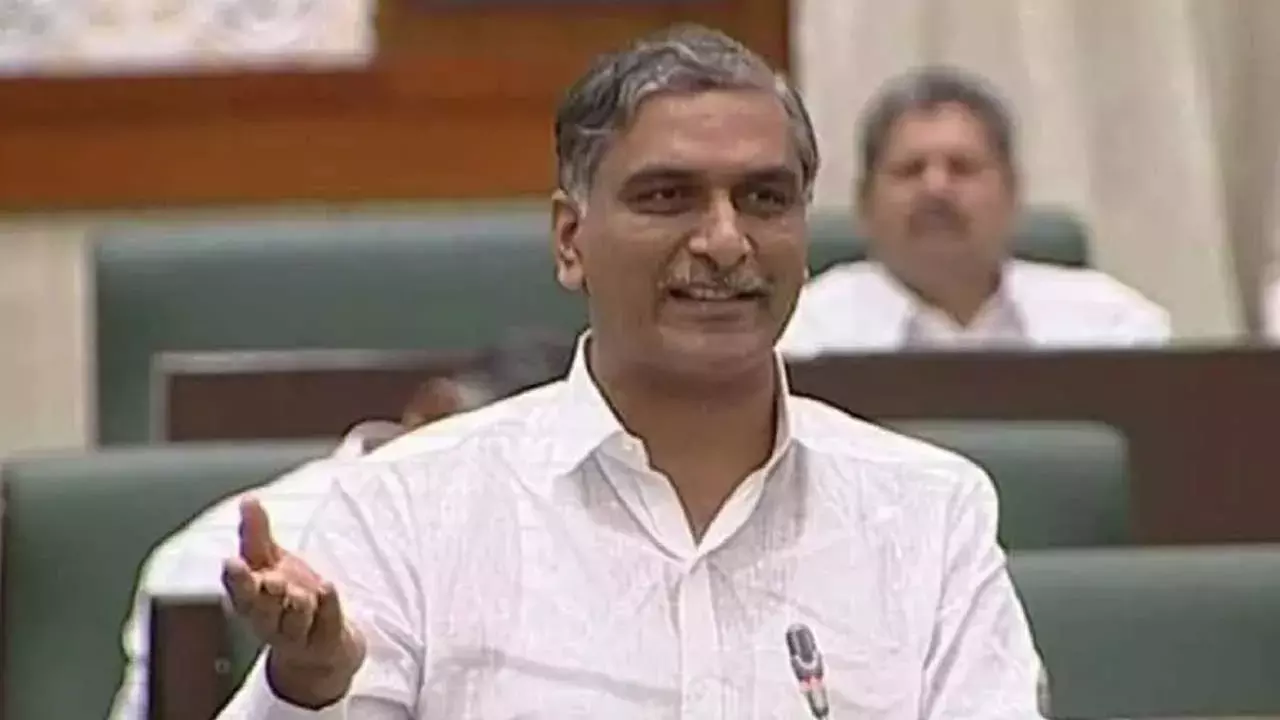 Harish Rao : ప్రతి డిసెంబర్ 31న రాత్రి ఎస్సీ హాస్టల్లో అన్నం తింట : హరీష్ రావు