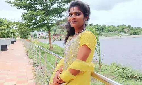 Telangana Folk Singer : తెలంగాణ ఫోక్ సింగర్ శృతిది ఆత్మహత్యా..? హత్యా? Telangana Folk Singer : తెలంగాణ ఫోక్ సింగర్ శృతిది ఆత్మహత్యా..? హత్యా?