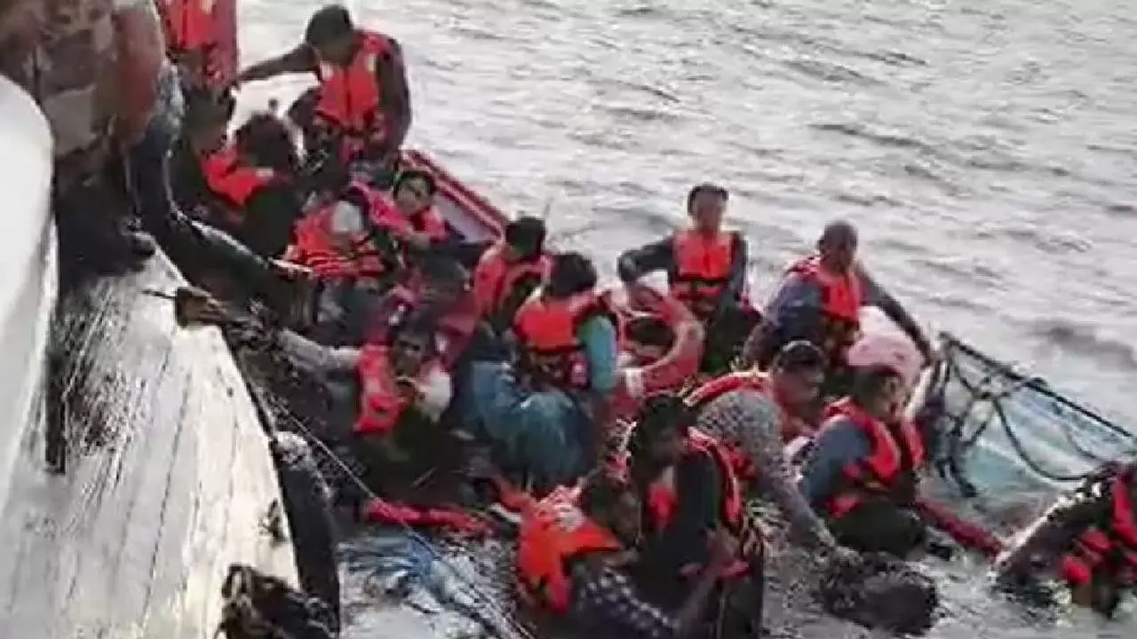 Mumbai : ముంబైలో ఘోర బోటు ప్రమాదం.. 13 మంది మృతి