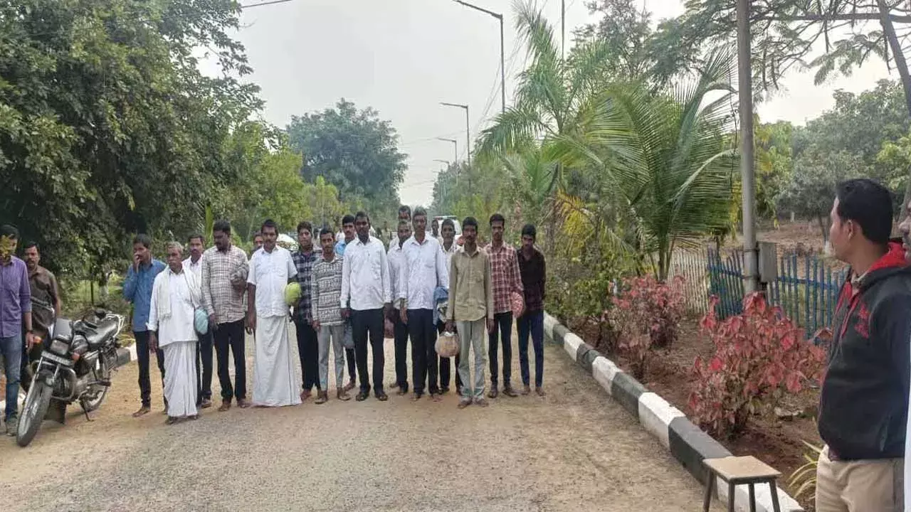 TG : సంగారెడ్డి జైలు నుంచి లగచర్ల రైతుల విడుదల TG : సంగారెడ్డి జైలు నుంచి లగచర్ల రైతుల విడుదల