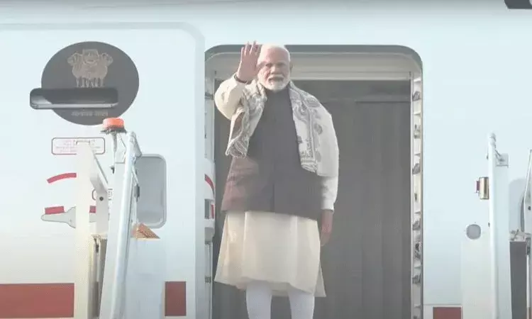 పీఎం మోదీ కువైట్ పర్యటన.. 43 ఏళ్లలో గల్ఫ్ దేశాన్ని సందర్శించిన తొలి భారత ప్రధాని పీఎం మోదీ కువైట్ పర్యటన.. 43 ఏళ్లలో గల్ఫ్ దేశాన్ని సందర్శించిన తొలి భారత ప్రధాని