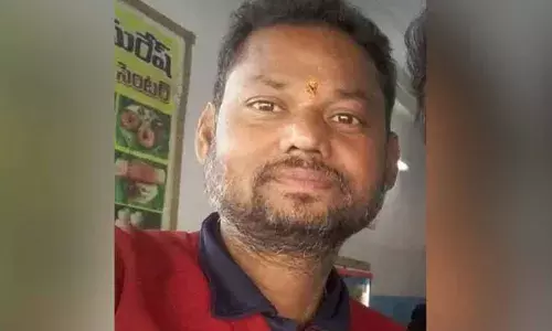 Siricilla : ఫైనాన్స్ సంస్థల ఒత్తిడి తాళలేక సిరిసిల్లలో నేత కార్మికుడు ఆత్మహత్య Siricilla : ఫైనాన్స్ సంస్థల ఒత్తిడి తాళలేక సిరిసిల్లలో నేత కార్మికుడు ఆత్మహత్య