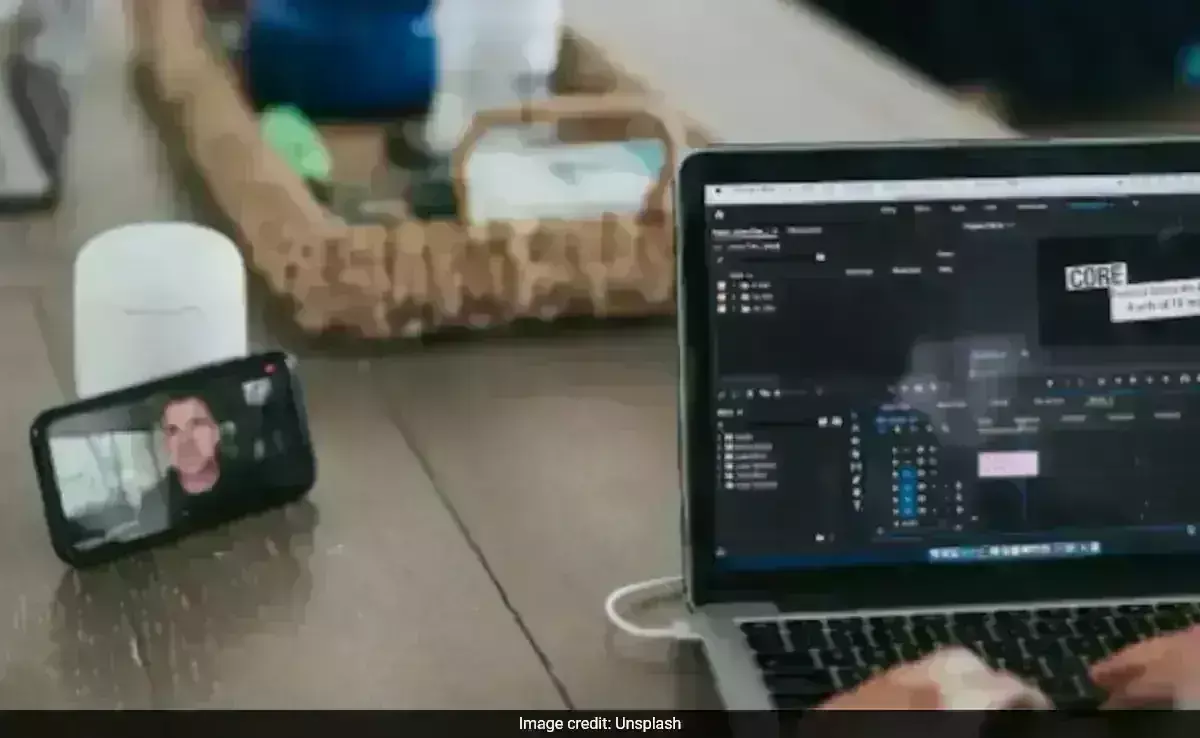 Indian Techie: రోజుకు 15 గంటల గొడ్డు చాకిరీ.. కష్టాలు చెప్పుకుని బోరున ఏడ్చేసిన టెకీ.. Indian Techie: రోజుకు 15 గంటల గొడ్డు చాకిరీ.. కష్టాలు చెప్పుకుని బోరున ఏడ్చేసిన టెకీ..