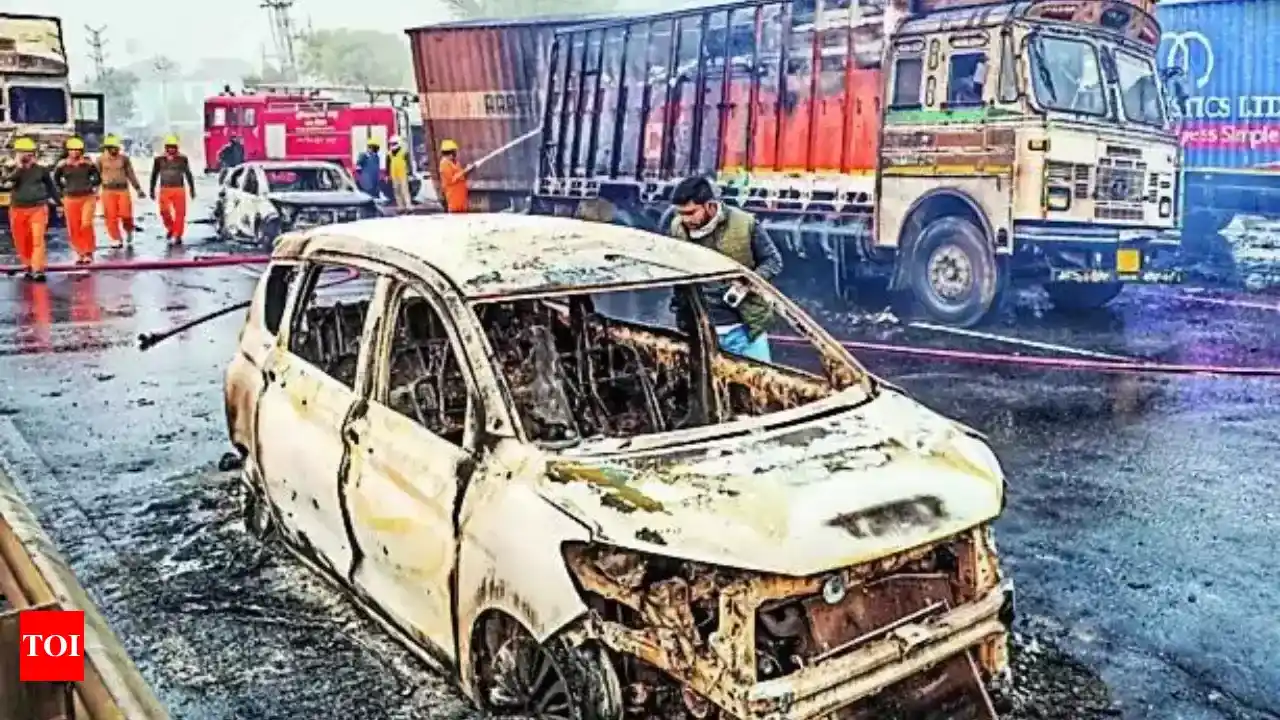 Jaipur Road Accident : జైపూర్ లో రోడ్డు ప్రమాదంలో పెరుగుతున్న మృతుల సంఖ్య Jaipur Road Accident : జైపూర్ లో రోడ్డు ప్రమాదంలో పెరుగుతున్న మృతుల సంఖ్య
