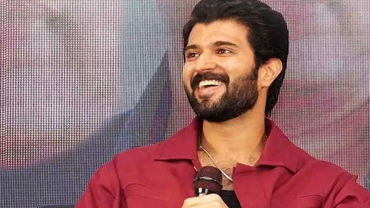 Vijay Deverakonda : ప్రేమ వ్యవహారంపై విజయ్ దేవరకొండ ఇంట్రస్టింగ్ రిప్లై Vijay Deverakonda : ప్రేమ వ్యవహారంపై విజయ్ దేవరకొండ ఇంట్రస్టింగ్ రిప్లై