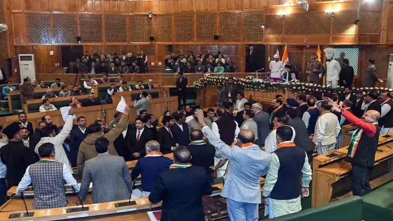 Jammu and Kashmir:  ఎమ్మెల్యేలకు 2 నెలలుగా  జీతాల్లేవ్ Jammu and Kashmir:  ఎమ్మెల్యేలకు 2 నెలలుగా  జీతాల్లేవ్