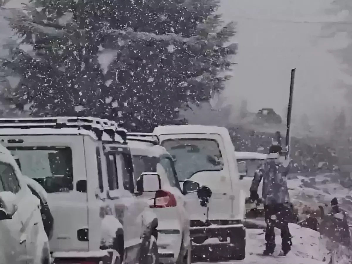 Himachal Pradesh: మనాలీలో భారీగా హిమపాతం..