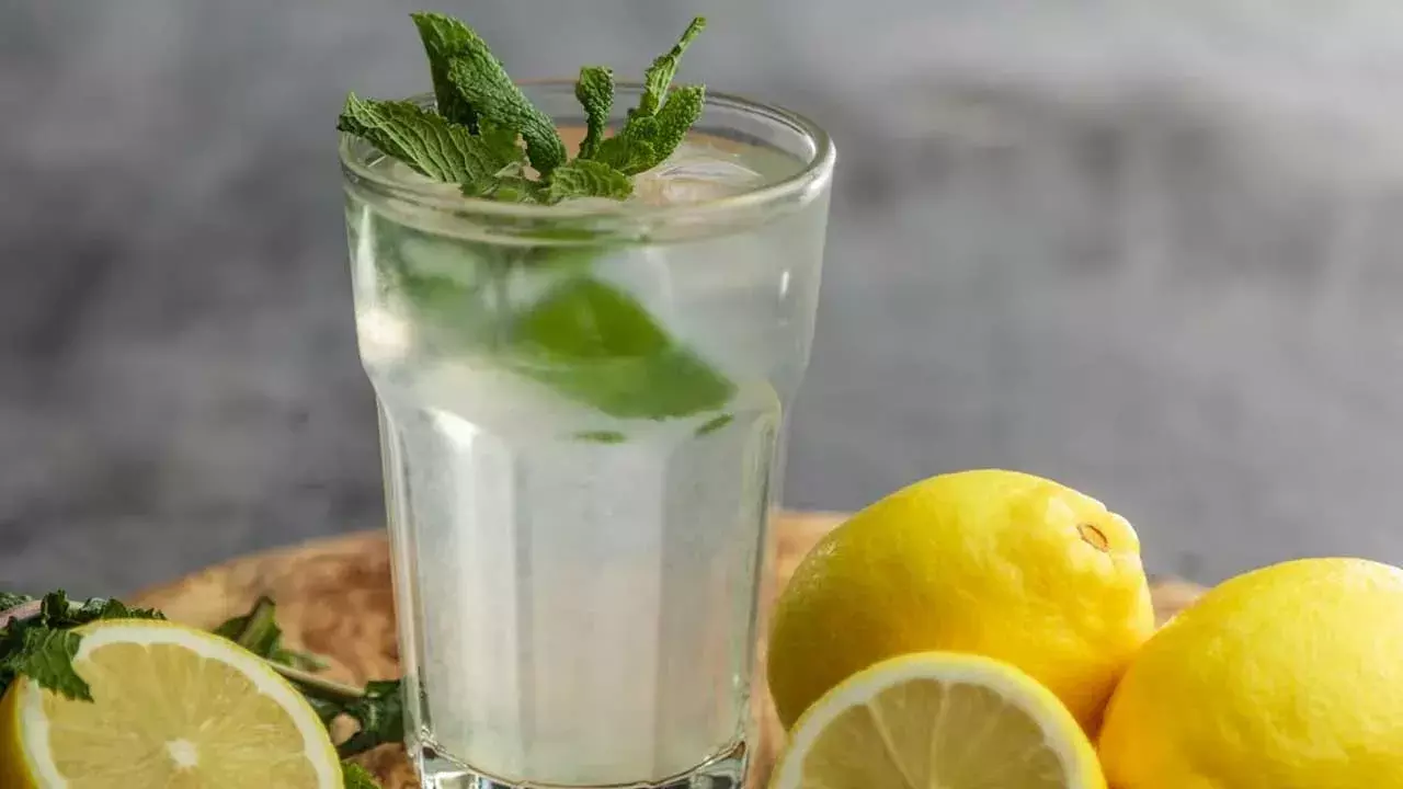 Health Benefits : ఖాళీ కడుపుతో నిమ్మరసం.. ఎన్నో ఆరోగ్య ప్రయోజనాలు Health Benefits : ఖాళీ కడుపుతో నిమ్మరసం.. ఎన్నో ఆరోగ్య ప్రయోజనాలు
