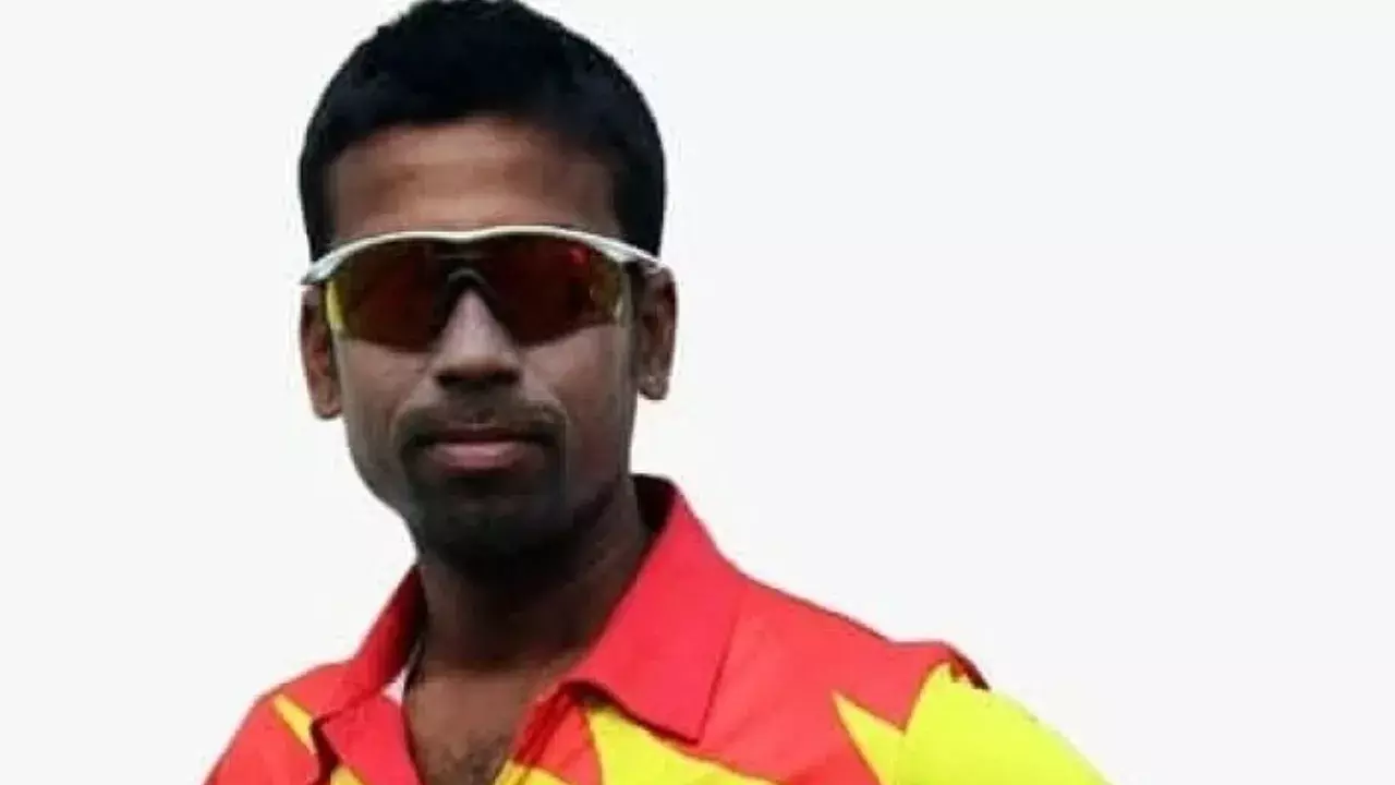 Former Cricketer Dies : గుండెపోటుతో మాజీ క్రికెటర్ మృతి