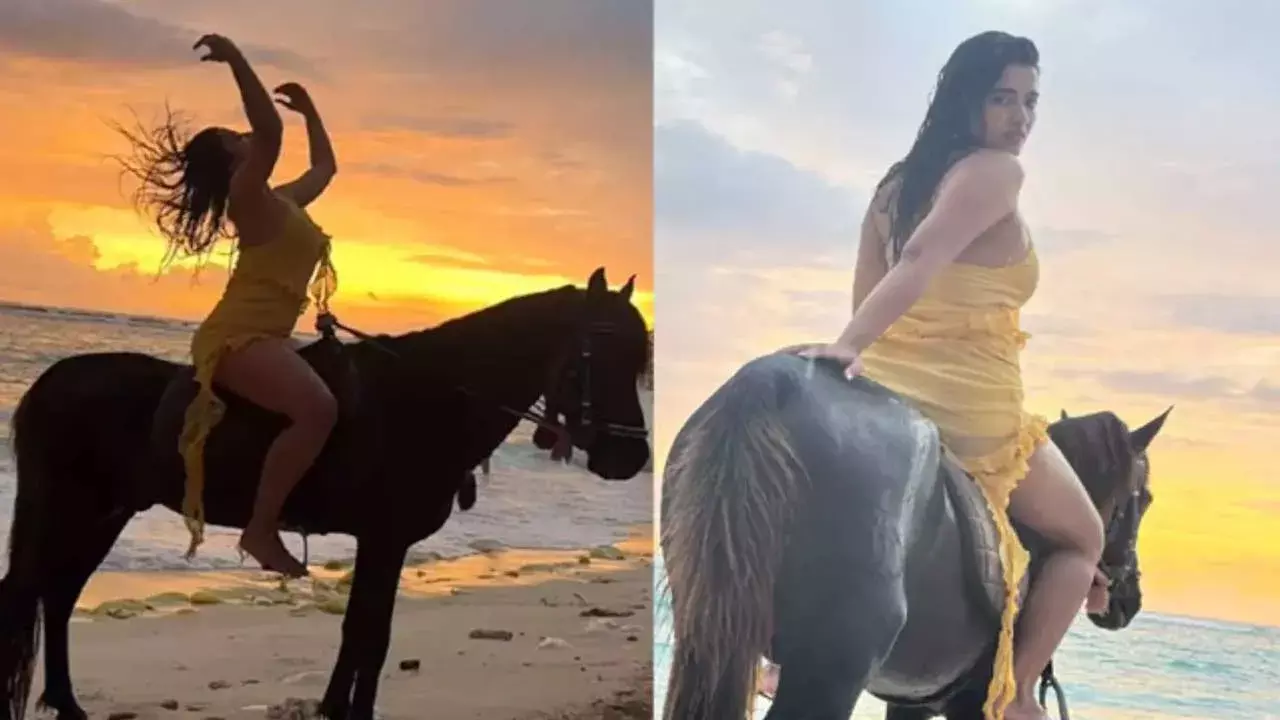 Ketika Sharma : బీచ్ లో కేతిక గుర్రపు స్వారీ