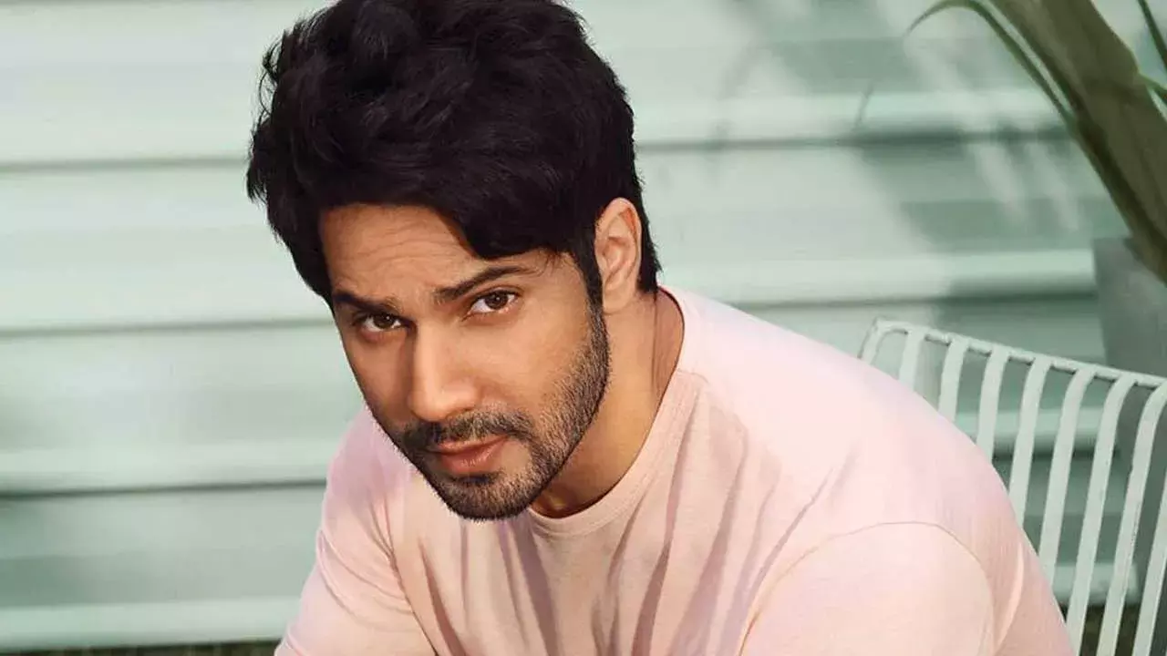 Varun Dhawan : షూటింగ్ సమయంలో అందరితో ఒకేలా ఉంటా : వరుణ్ ధావణ్ Varun Dhawan : షూటింగ్ సమయంలో అందరితో ఒకేలా ఉంటా : వరుణ్ ధావణ్