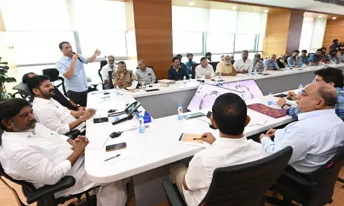 REVANTH: సినీ పరిశ్రమ సమస్యలపై మంత్రివర్గ ఉపసంఘం