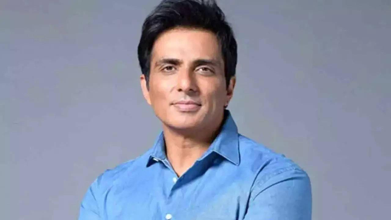 Sonu Sood : సీఎం పదవినే వద్దనుకున్నా.. సోనూసూద్ కీలక కామెంట్స్ Sonu Sood : సీఎం పదవినే వద్దనుకున్నా.. సోనూసూద్ కీలక కామెంట్స్