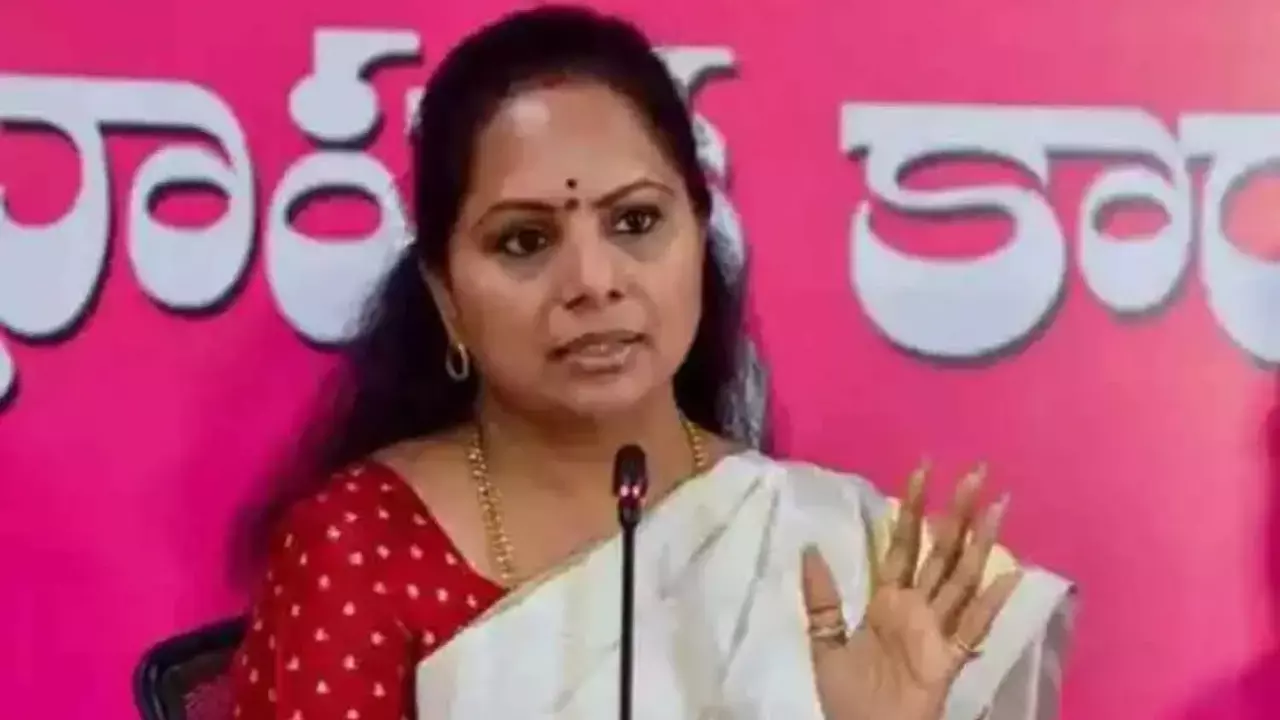 TG : బీసీలకు 42% రిజర్వేషన్లు పెంచకుంటే స్థానిక ఎన్నికలు జరగనివ్వం : ఎమ్మెల్సీ కవిత TG : బీసీలకు 42% రిజర్వేషన్లు పెంచకుంటే స్థానిక ఎన్నికలు జరగనివ్వం : ఎమ్మెల్సీ కవిత