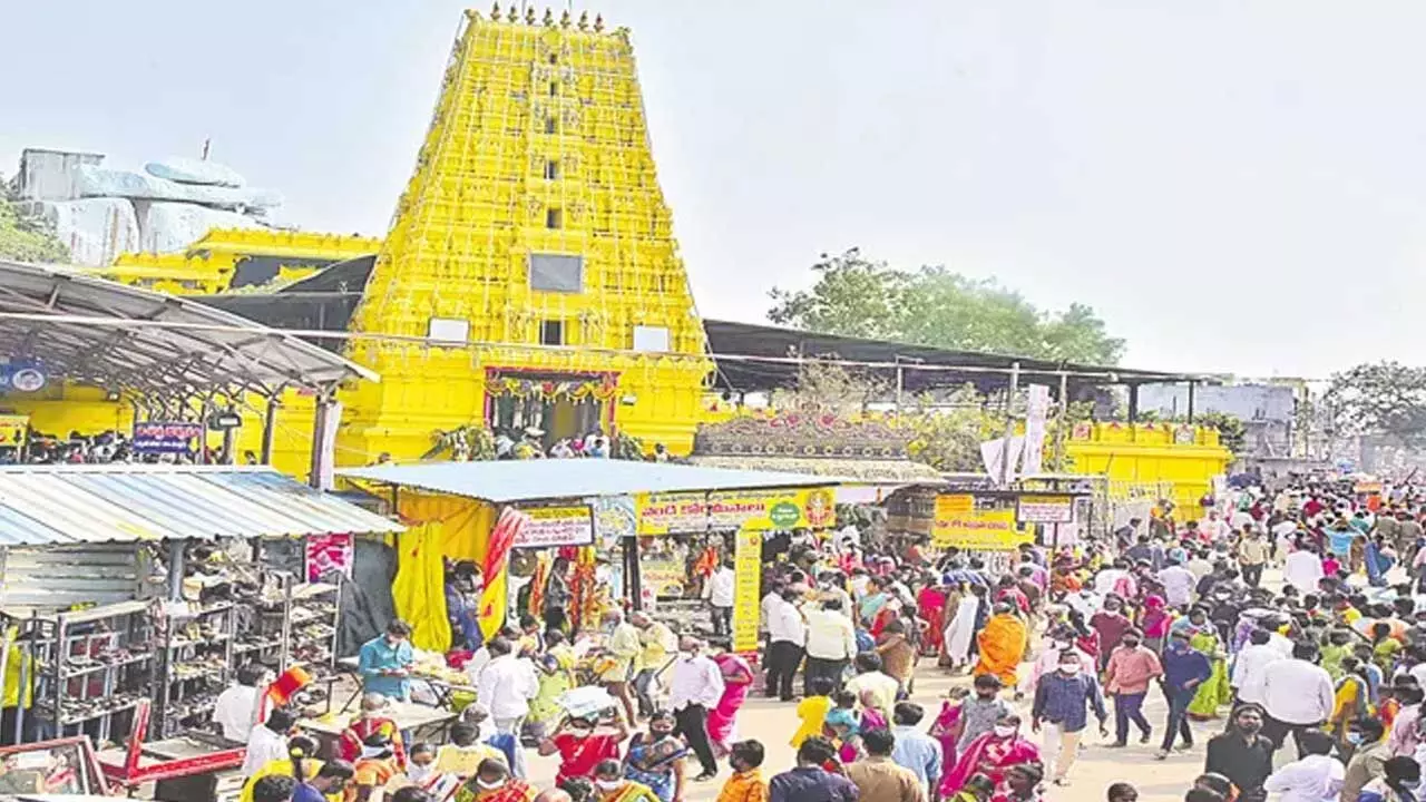 Komuravelli : జనవరి రెండో వారం నుంచి 3 నెలల పాటు కొమురవెల్లిలో మహా జాతర Komuravelli : జనవరి రెండో వారం నుంచి 3 నెలల పాటు కొమురవెల్లిలో మహా జాతర