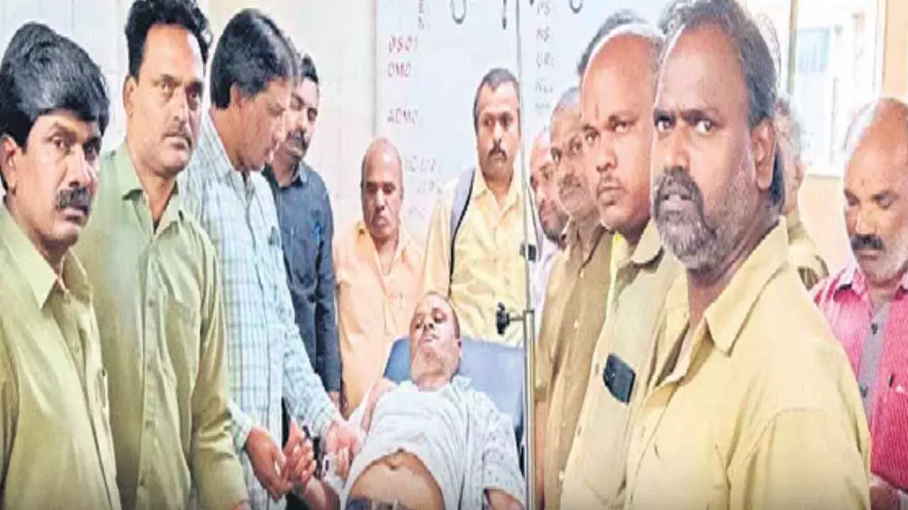 Hyderabad : చేయని తప్పుకు నిమ్స్ ఉద్యోగిని చితకబాదిన పోలీసులు