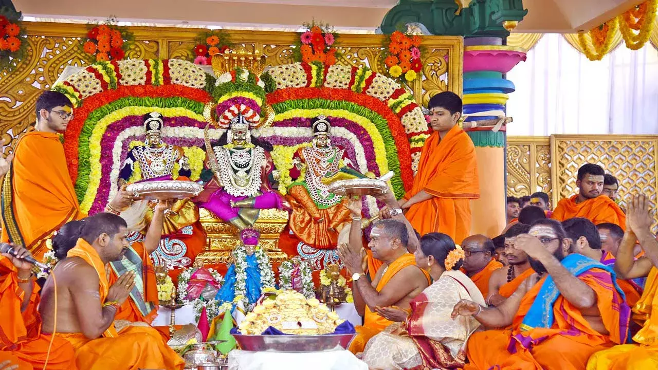 Komuravelli Mallanna Kalyanam :  కన్నుల పండుగగా కొమురవెల్లి మల్లన్న లగ్గం Komuravelli Mallanna Kalyanam :  కన్నుల పండుగగా కొమురవెల్లి మల్లన్న లగ్గం