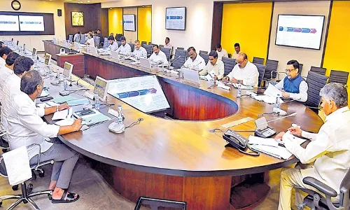 CBN: గోదావరి-కావేరితో లాభం లేదు: చంద్రబాబు CBN: గోదావరి-కావేరితో లాభం లేదు: చంద్రబాబు