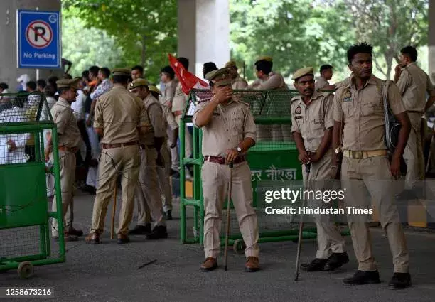 Noida:  తాగి ప‌డిపోయే వాళ్ల కోసం క్యాబ్ స‌ర్వీసులు, ఎక్కడంటే?