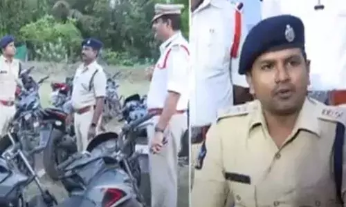 Kakinada Police : కాకినాడలో బైక్ రైడర్స్ ఓవరాక్షన్.. లోపలేసిన ఎస్పీ Kakinada Police : కాకినాడలో బైక్ రైడర్స్ ఓవరాక్షన్.. లోపలేసిన ఎస్పీ