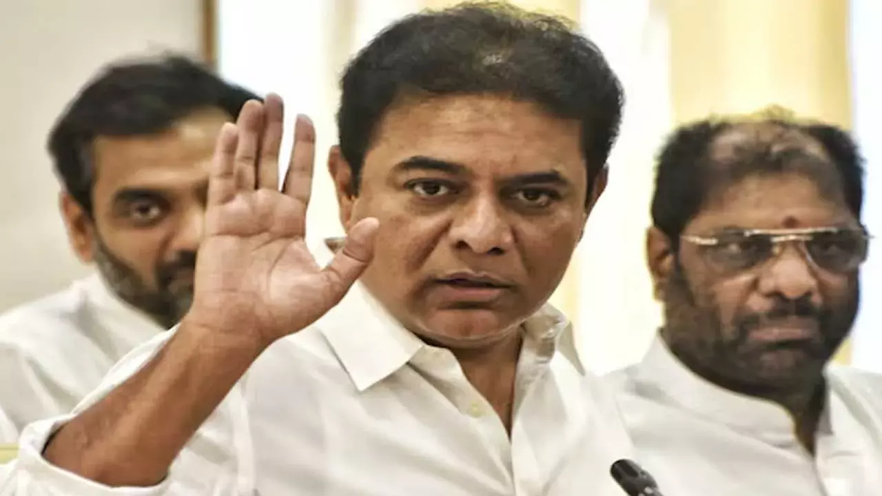 TG : కేటీఆర్కు బిగుసుకుంటున్న ఉచ్చు.. ఈడీ ముందుకు HMDA మాజీ చీఫ్ BLN రెడ్డి TG : కేటీఆర్కు బిగుసుకుంటున్న ఉచ్చు.. ఈడీ ముందుకు HMDA మాజీ చీఫ్ BLN రెడ్డి