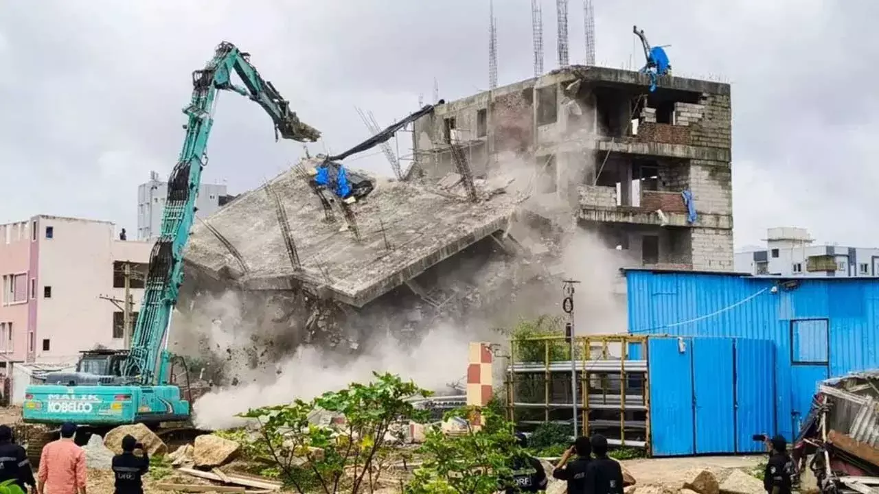 HYDRA : హైటెక్ సిటీ పరిసరాల్లో కూల్చివేతలపై హైడ్రా క్లారిటీ HYDRA : హైటెక్ సిటీ పరిసరాల్లో కూల్చివేతలపై హైడ్రా క్లారిటీ