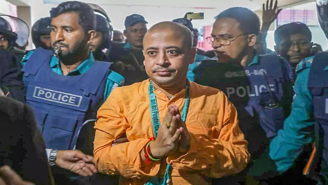 Bangladesh : చిన్మయ కృష్ణదాస్ బెయిల్ పిటిషన్ రిజెక్ట్ Bangladesh : చిన్మయ కృష్ణదాస్ బెయిల్ పిటిషన్ రిజెక్ట్